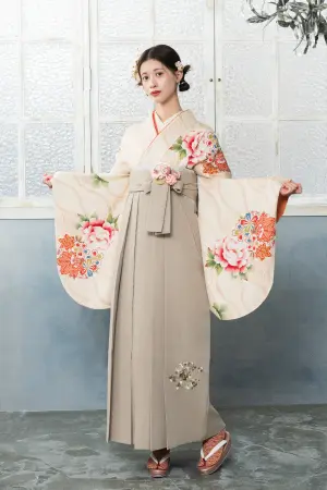 東京新宿のお洒落でかわいい卒業袴レンタル