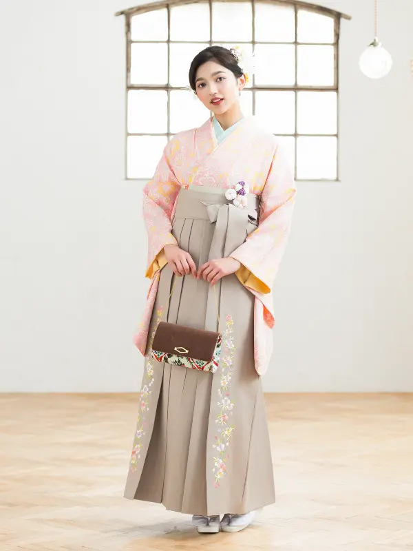 浦和のお洒落でかわいい卒業袴レンタル