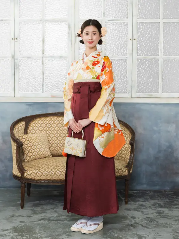 新宿のお洒落でかわいい卒業袴レンタル