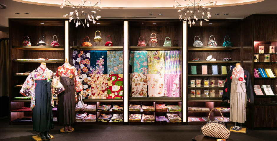 新宿でお洒落でかわいい卒業袴レンタル